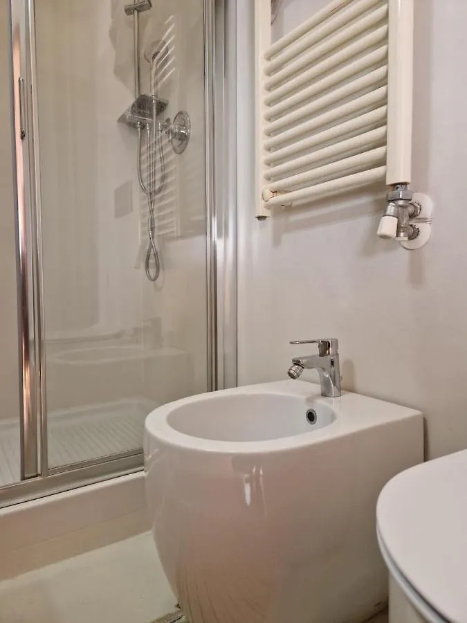 Modern Bright And Central Apartment Milan Italy